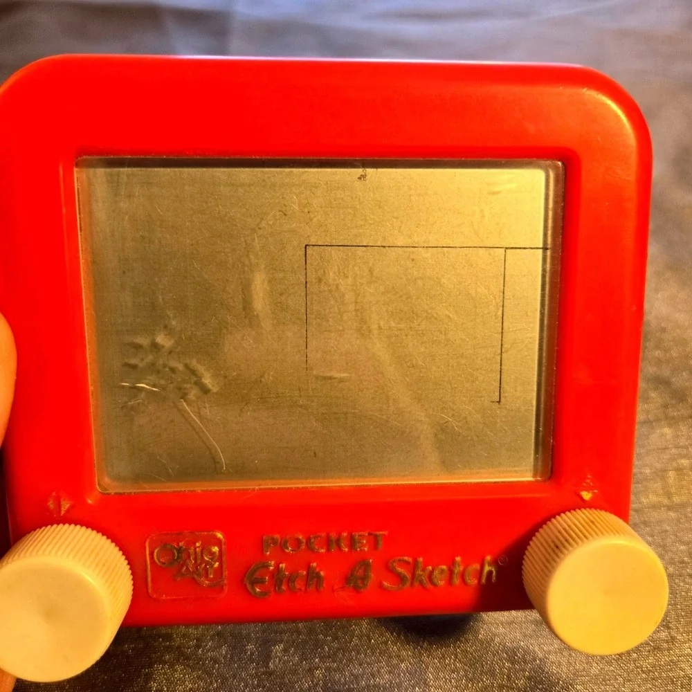 Ohio Art Pocket‎ Etch A Sketch Red Drawing Toy Kids Classic Retro Nostalgic Fun